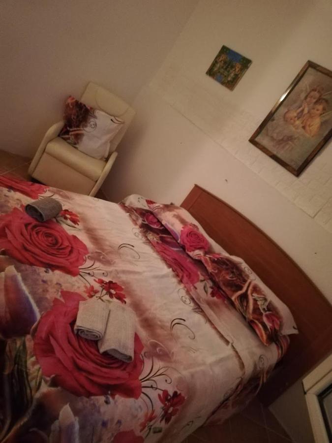 La Casa In Campagna Di Ottavia Alezio Exterior foto